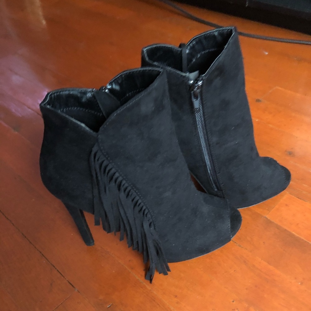 NWT Fringe Peep-toe Booties